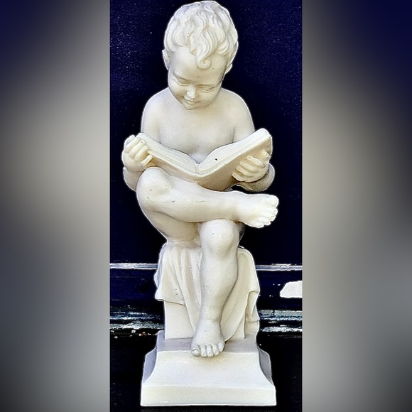 Vintage Ground Stone STUDIOUS YOUNG BOY Reading Book Figural Statue Figurine - Picture 9 of 10